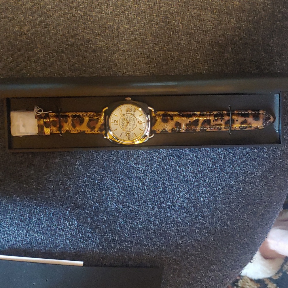 GOSSIP Women's Watch Cheetah Leopard Animal Print NIB